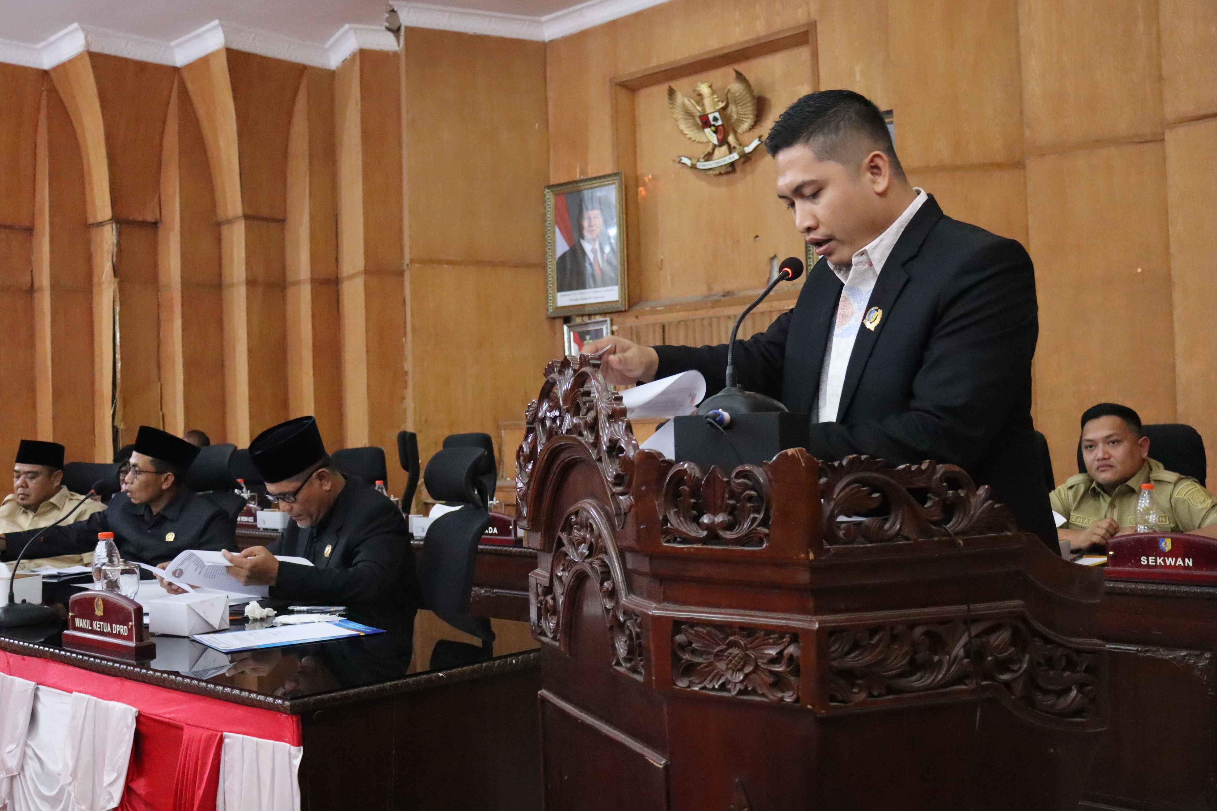 RAPAT PARIPURNA PENDAPAT AKHIR FRAKSI DAN PENANDATANGANAN PERSETUJUAN BERSAMA ATAS LAPORAN RANPERDA PEMBERIAN INSENTIF DAN KEMUDAHAN INVESTASI DAERAH (PIKID) DAN RANPERDA PERTANGGUNG JAWABAN PELAKSANAAN (RPJP) APBD TA 2024