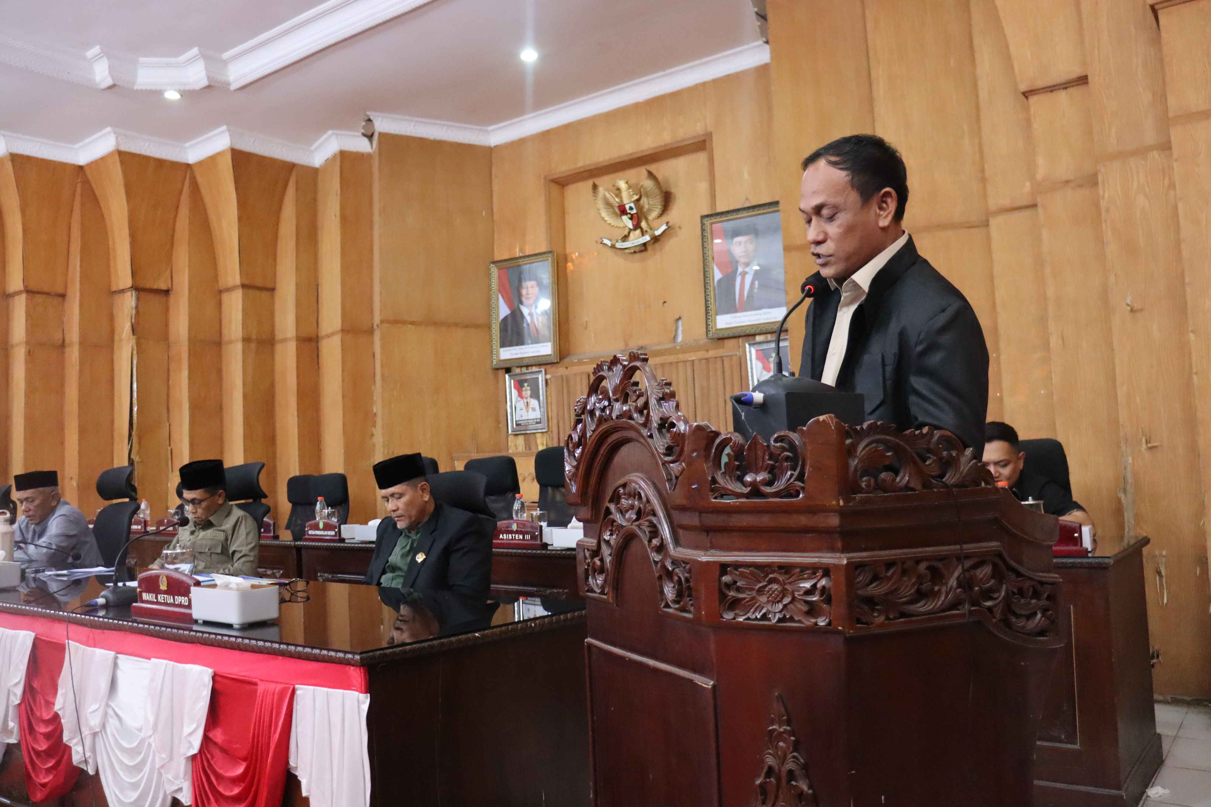 RAPAT PARIPURNA PENYAMPAIAN POKOK-POKOK PIKIRAN KOMISI I, II, III, DAN IV TERHADAP KUPA DAN PPAS P.APBD TA. 2025