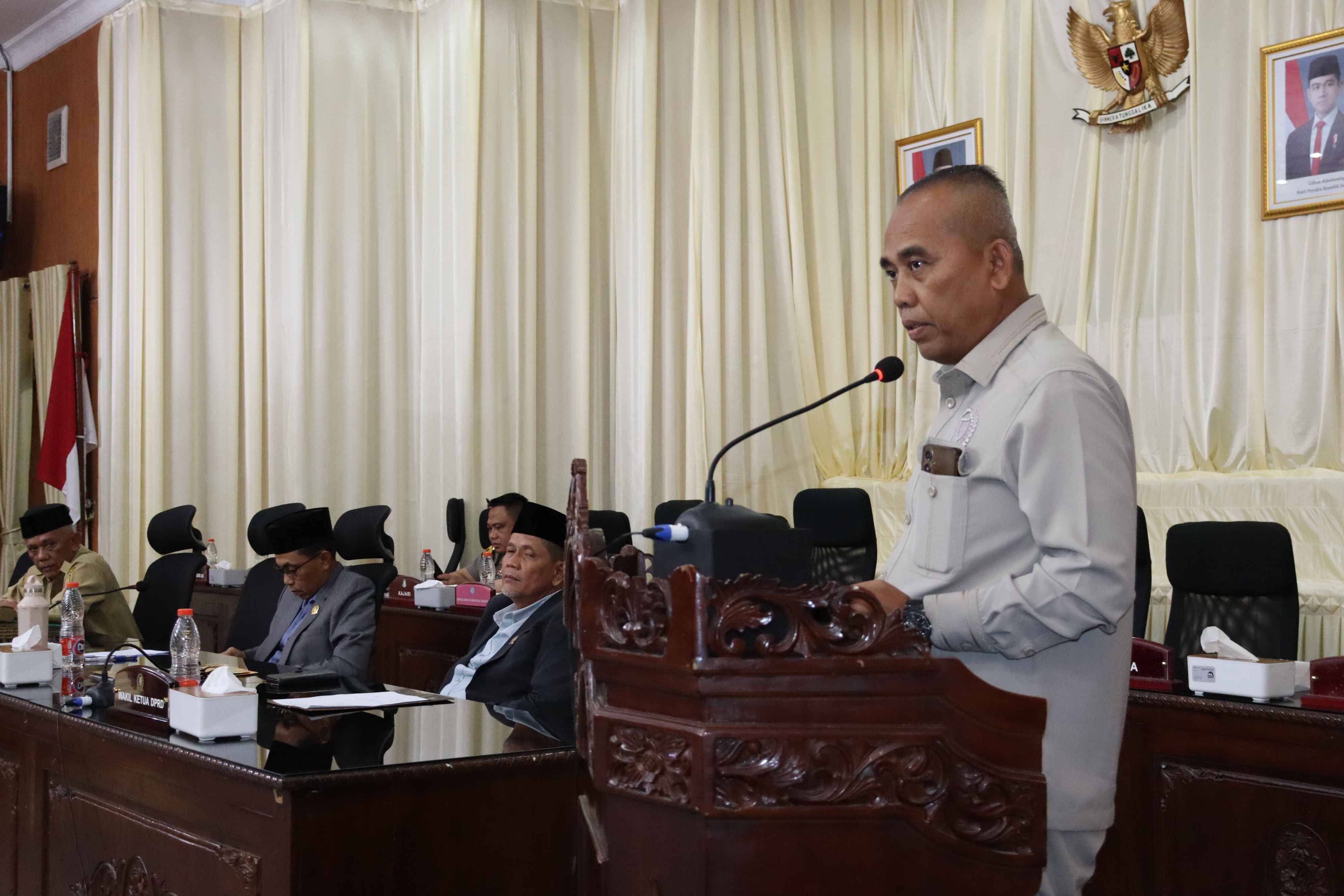 RAPAT PARIPURNA LAPORAN RESES TAHAP III TAHUN 2025.