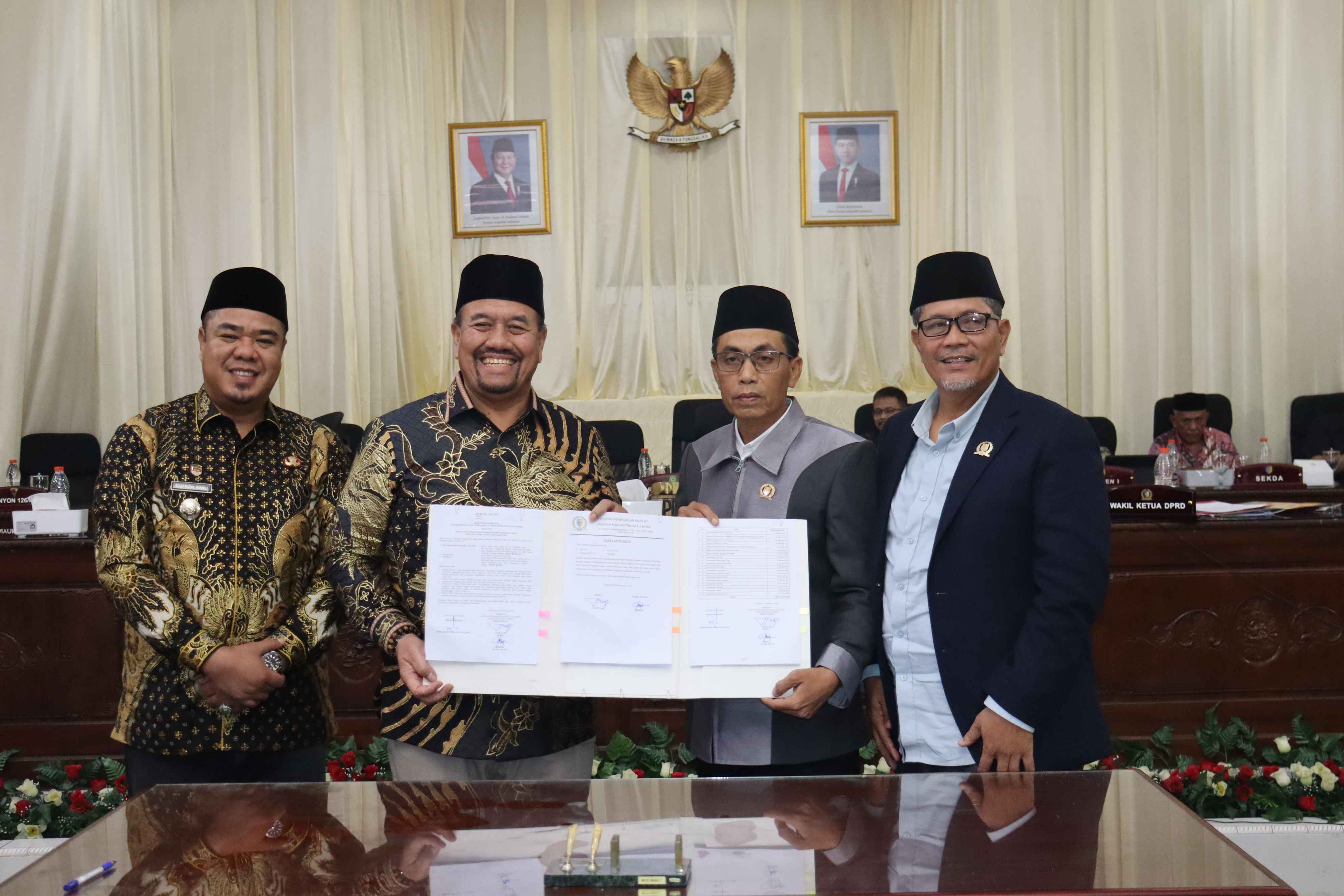 RAPAT PARIPURNA PENDAPAT AKHIR FRAKSI TERHADAP RANPERDA APBD KABUPATEN BATU BARA TAHUN ANGGARAN 2026 DAN PENGAMBILAN KEPUTUSAN SERTA PENANDATANGANAN PERSETUJUAN BERSAMA